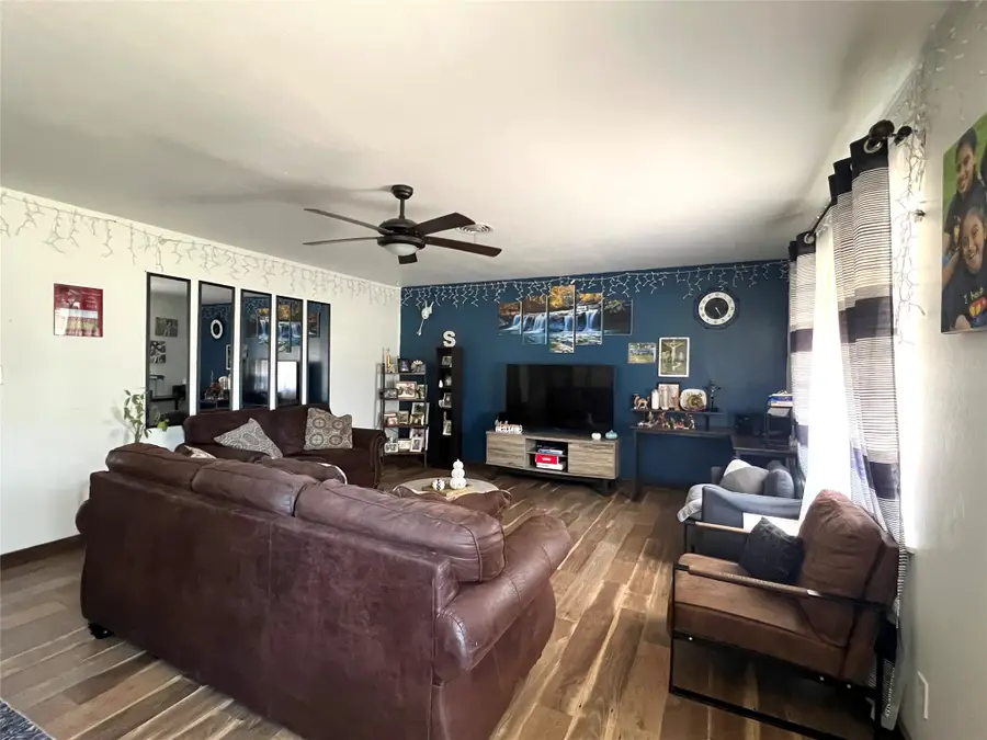 504 Henson Street, El Campo, TX 77437 - #3