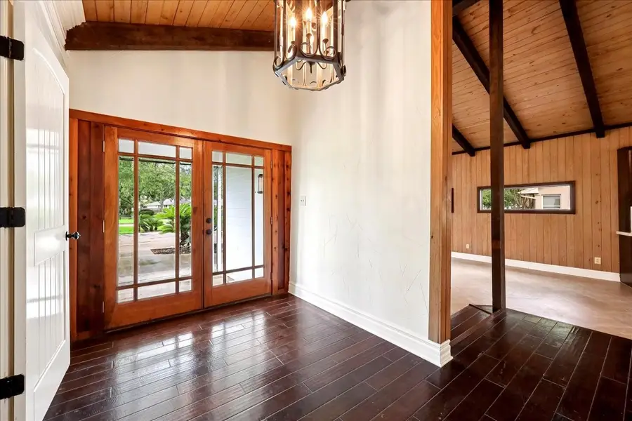 155 Central Caldwood Drive, Beaumont, TX 77707 - Image #2