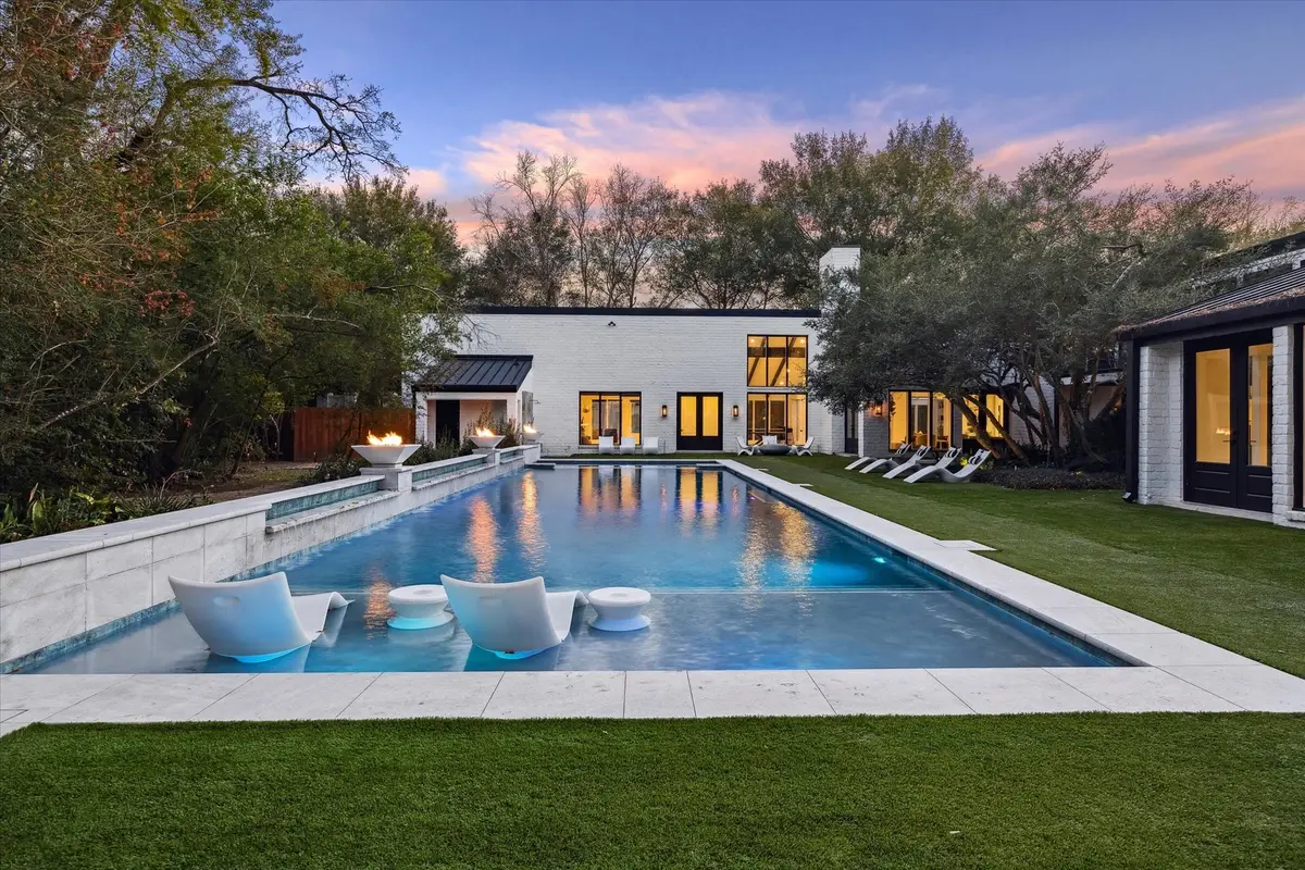 8 E Rivercrest Drive, Houston, TX 77042 - Image #1