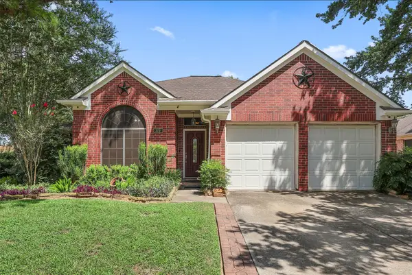 3721 Pin Oak Drive E, Pearland, TX 77581