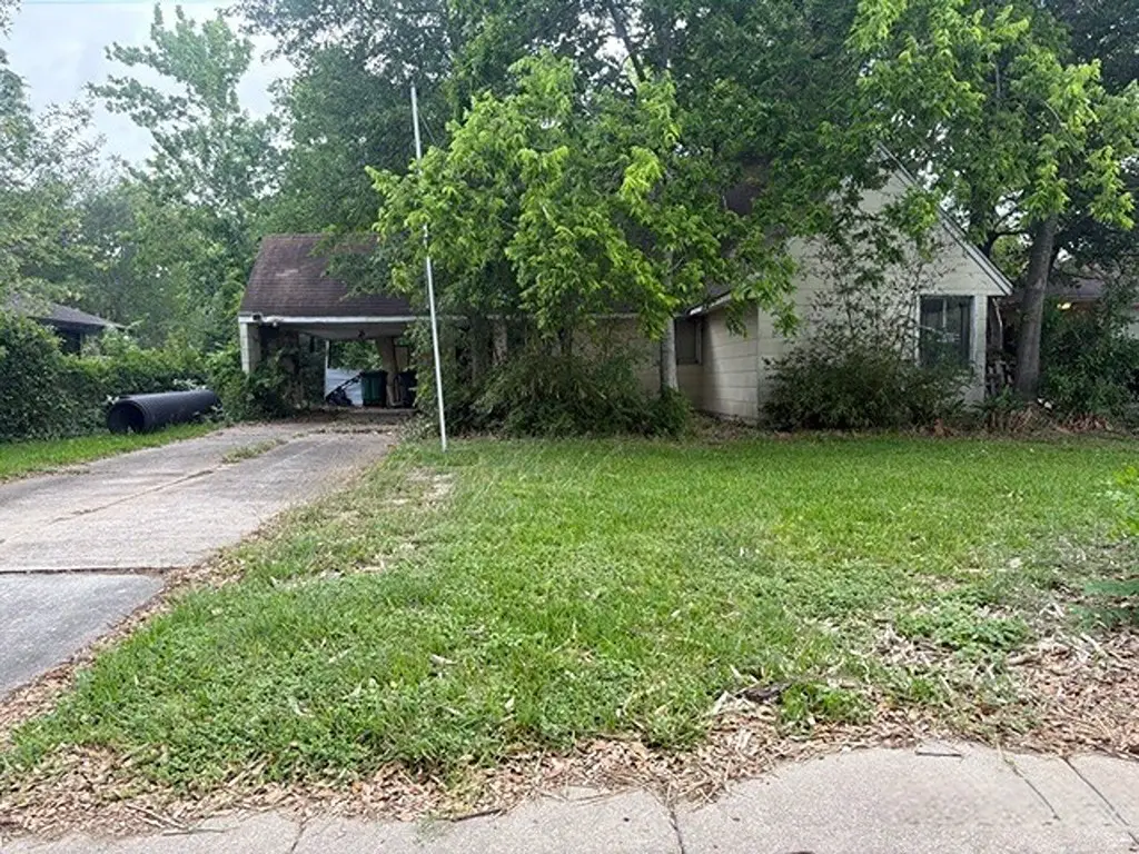 4010 Woodhaven Street, Houston, TX 77025 - #1