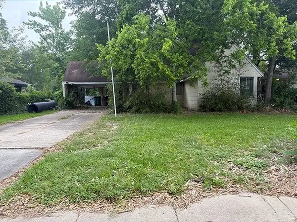 4010 Woodhaven Street, Houston, TX 77025