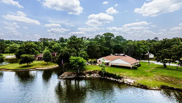 46 Point Loop, Huntsville, TX 77320