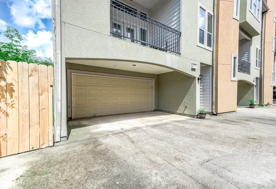 5723 Petty Street, Houston, TX 77007 - #3
