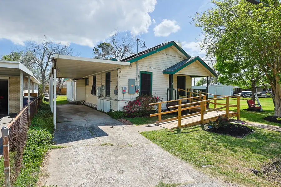 2410 Harris Street, Baytown, TX 77521 - #2