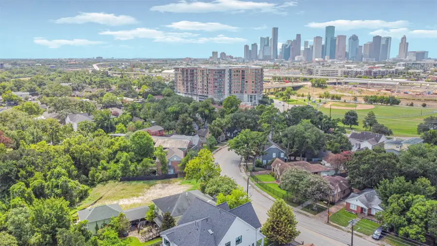 2434 White Oak Drive, Houston, TX 77009 - #2
