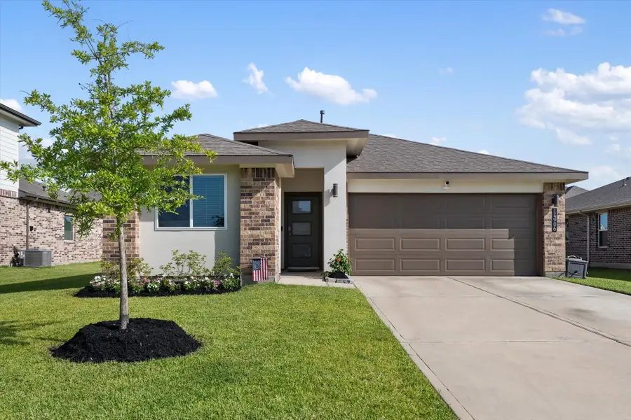 14906 Rain Tree Drive, Baytown, TX 77523 - Image #2