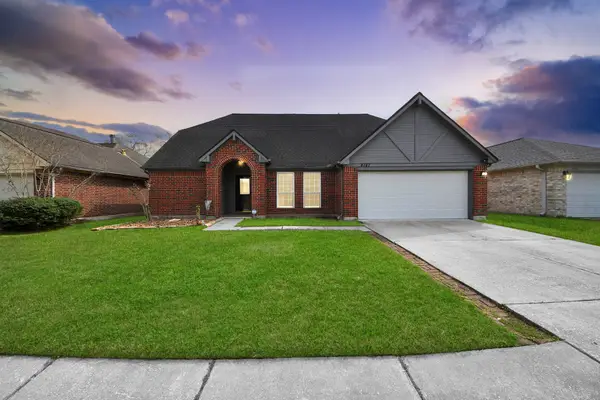 4747 Widerop Lane, Friendswood, TX 77546