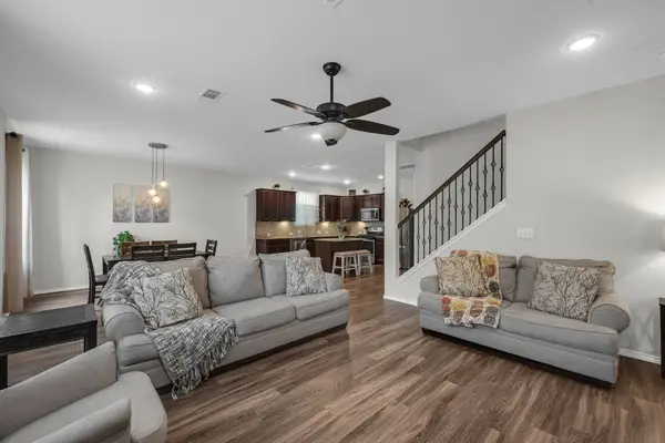 2215 Timberland Country Court, Conroe, TX 77304