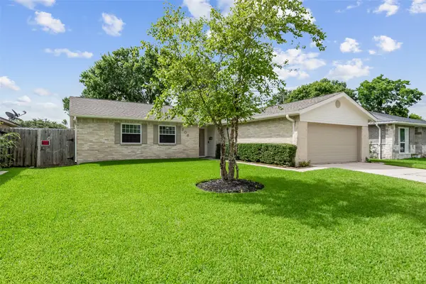 306 Woodvale Dr Drive, League City, TX 77573
