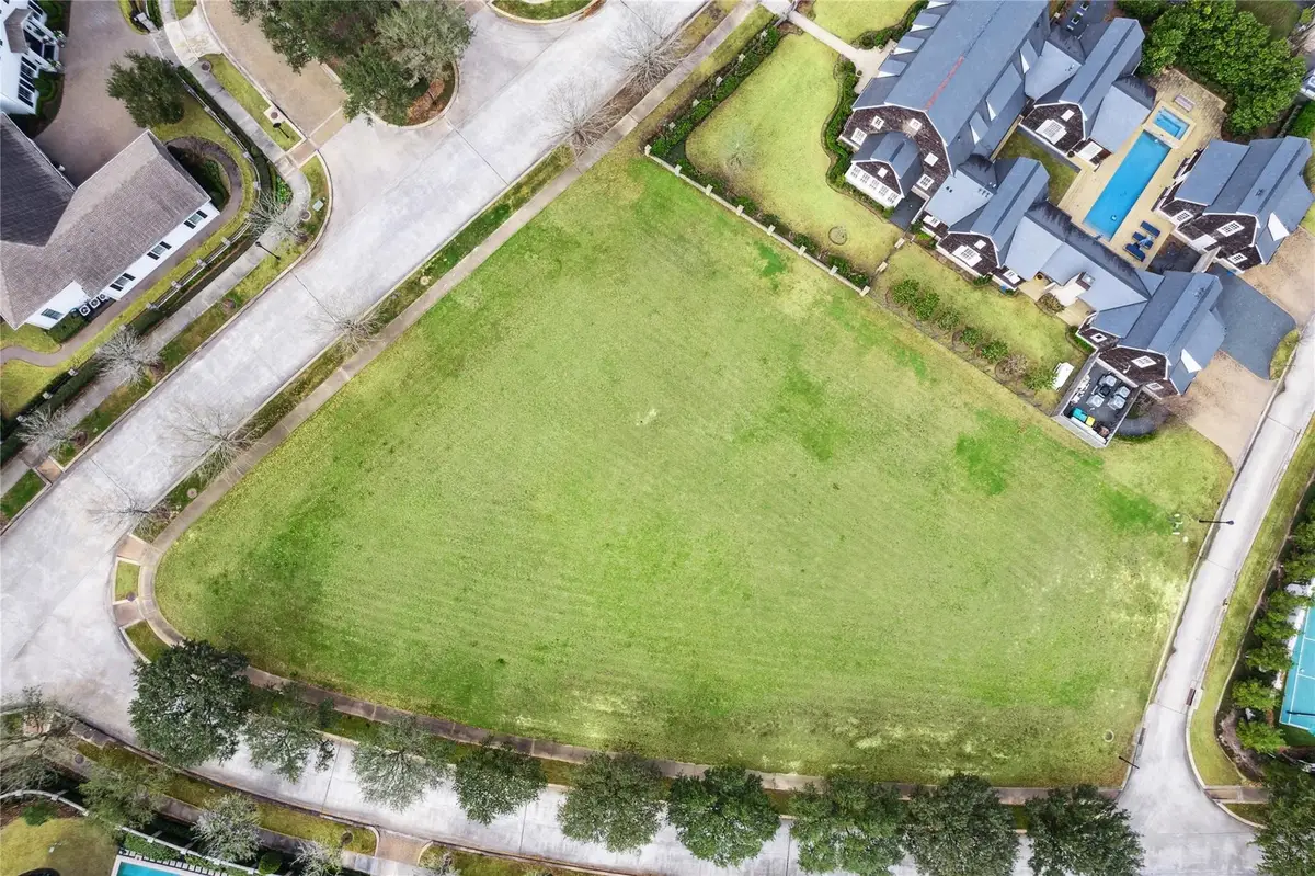 26 East Shore Dr, The Woodlands, TX 77380 - #1