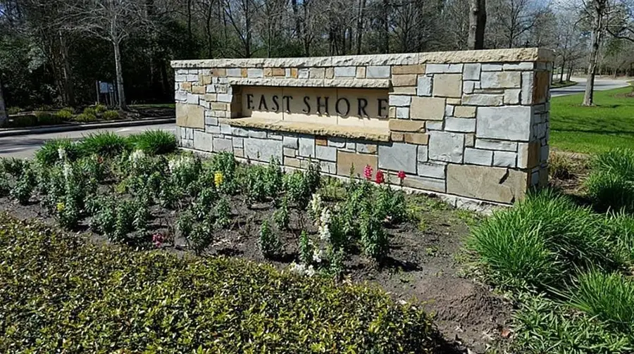 26 East Shore Dr, The Woodlands, TX 77380 - #2