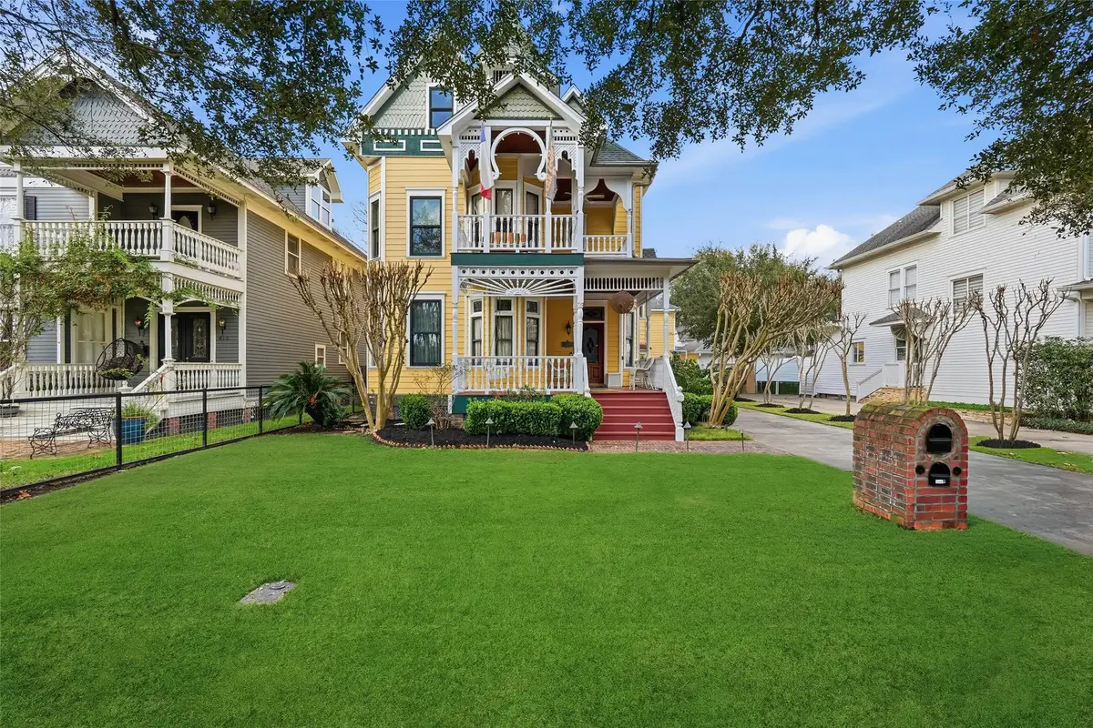 619 E 7th 1/2 Street, Houston, TX 77007 - #1