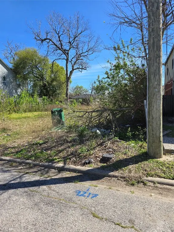 918 E 32nd 1/2 Street, Houston, TX 77022 - #2
