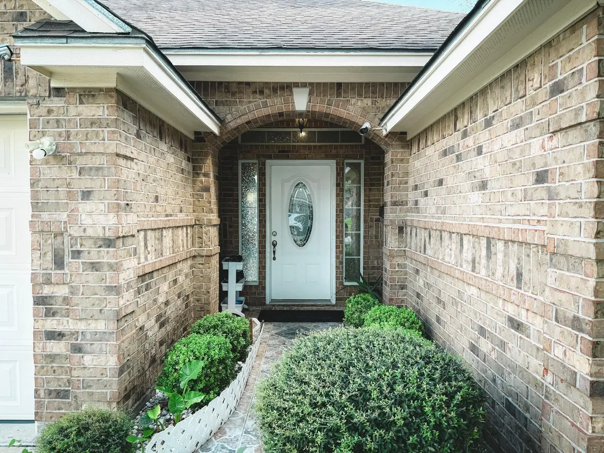 1102 N Shepherd Drive, Baytown, TX 77520 - #1