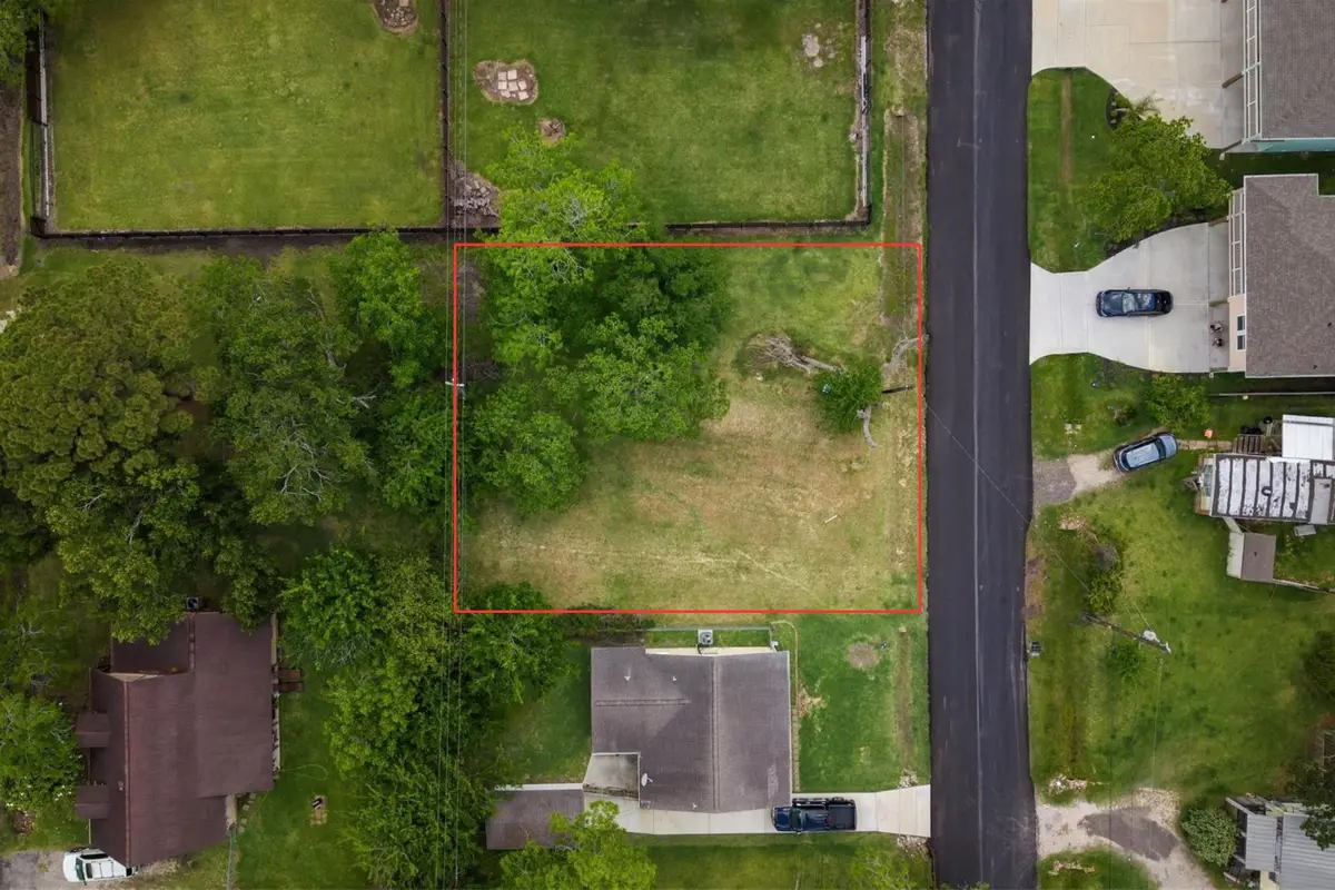 402 Bay Oaks Drive, La Porte, TX 77571 - #1