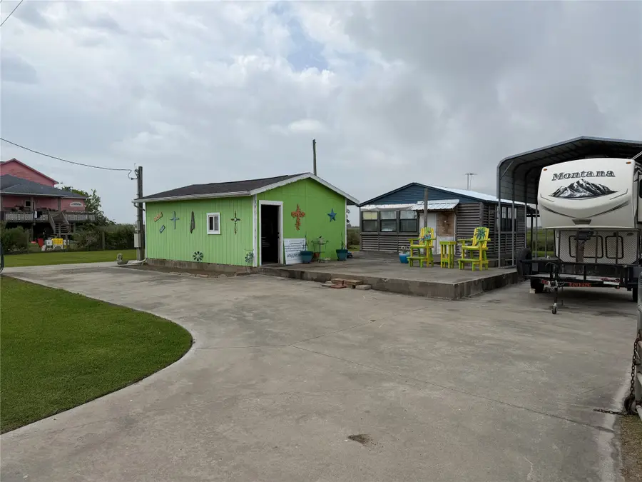 1270 N Monkhouse Drive, Crystal Beach, TX 77650 - #2