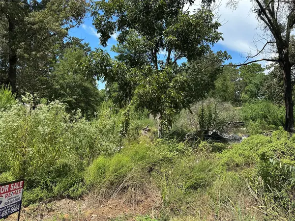389 E Sherwood Drive, Livingston, TX 77351