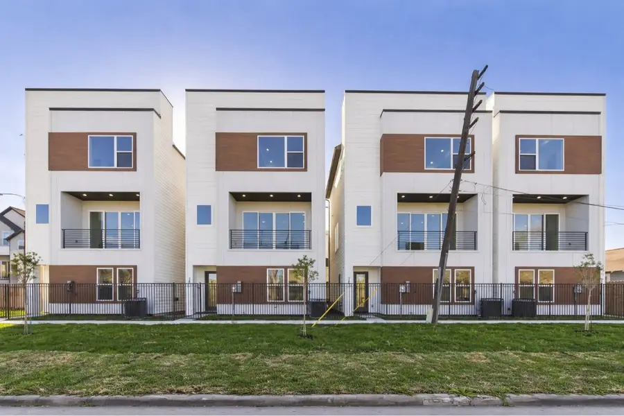 2415 Harrington St Street, Houston, TX 77026 - #2