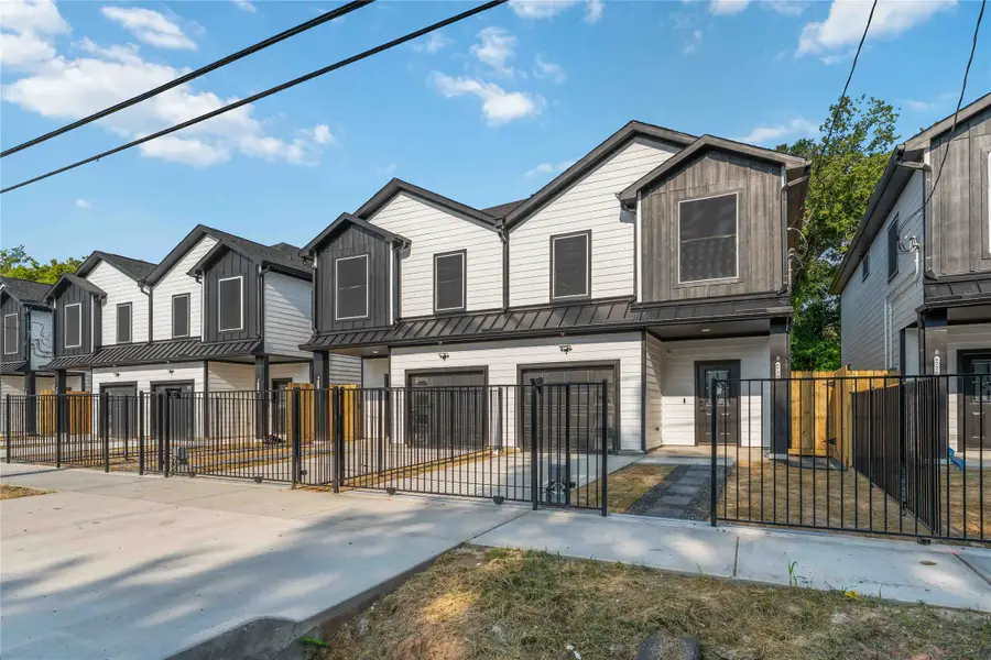 6734 Paris Street #A/B, Houston, TX 77021 - #2