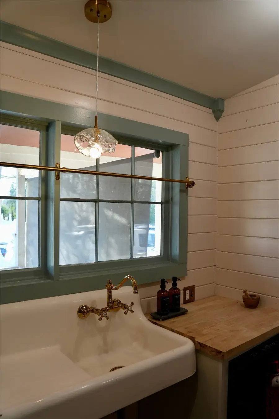 409 E Morgan Avenue, Cuero, TX 77954 - #3