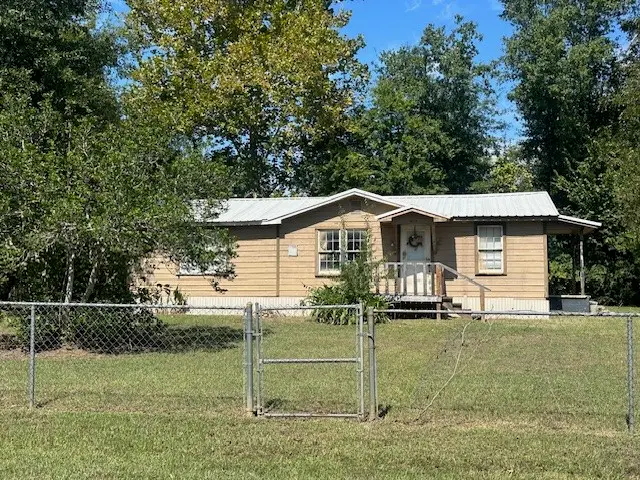 410 E Gregg Street, Mount Enterprise, TX 75681 - #1