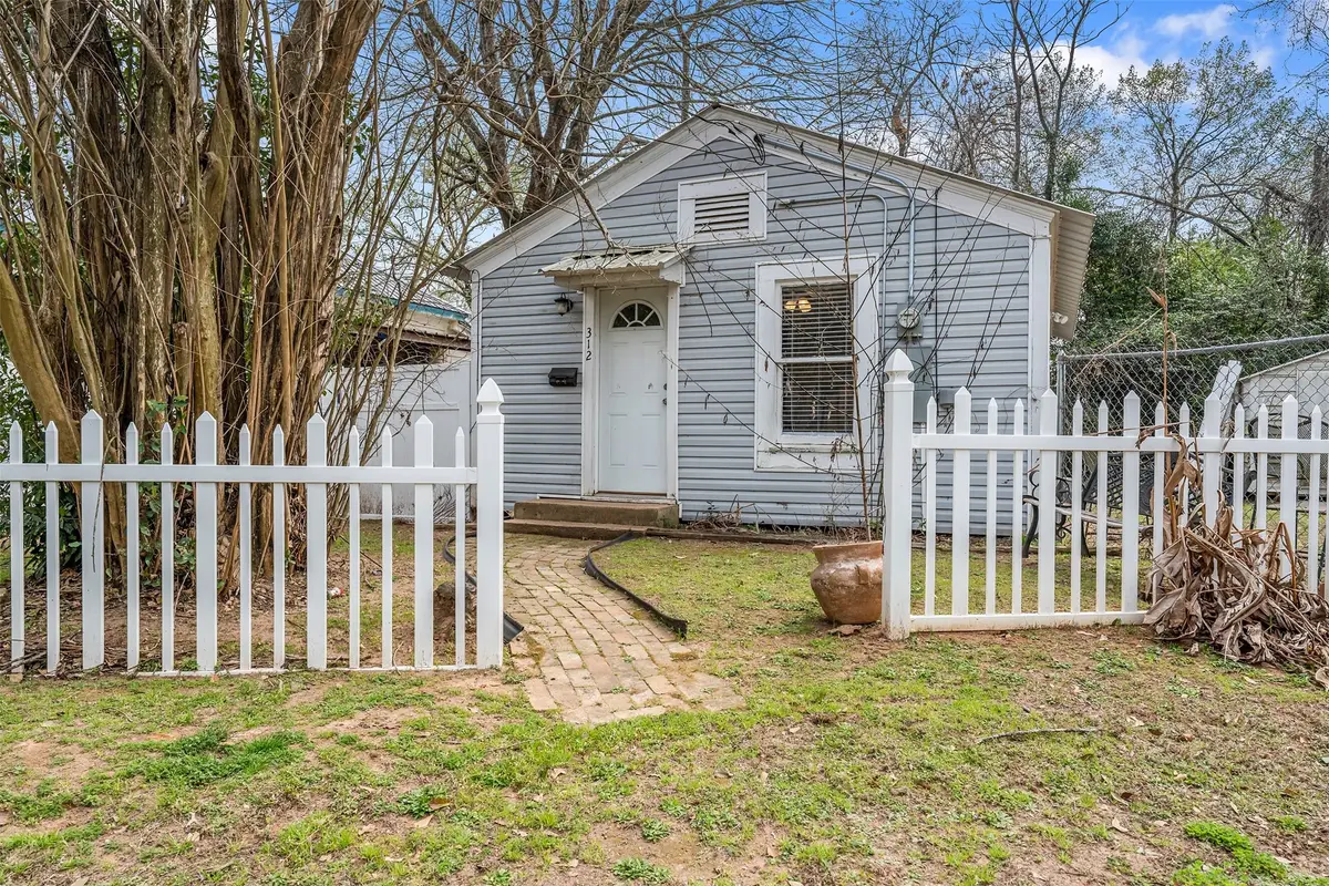 312 E Murchison Street, Palestine, TX 75801 - #1