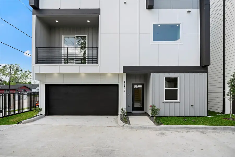 870 W Little York Road #D, Houston, TX 77091 - #3