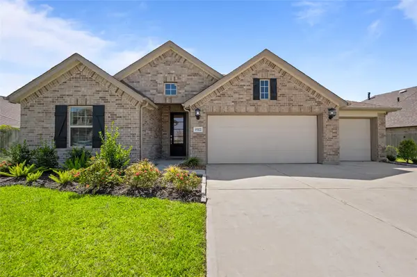 15322 Lake Front Drive, Mont Belvieu, TX 77523