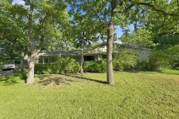 5744 Danciger Drive, Fort Worth, TX 76112