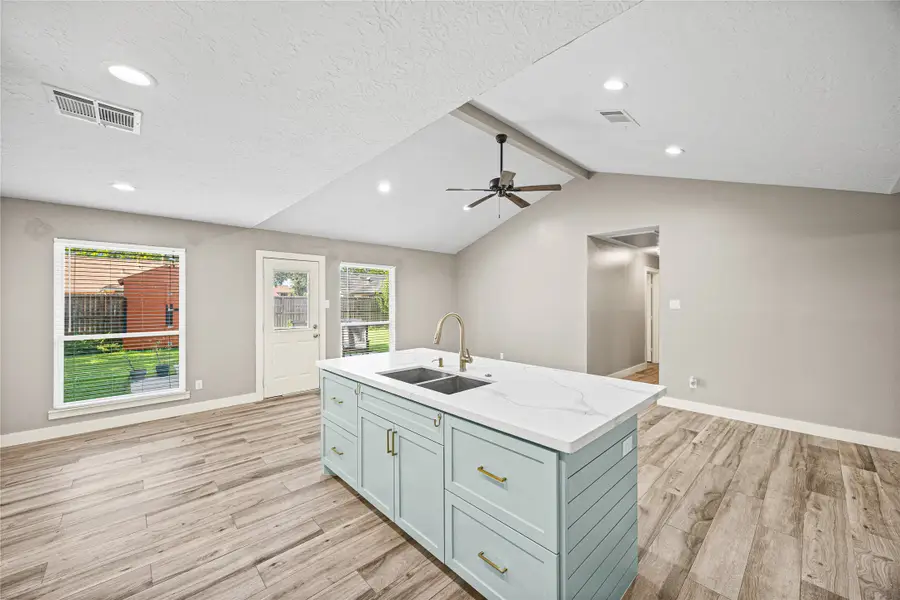 5923 Dee Drive, Pasadena, TX 77505 - #3