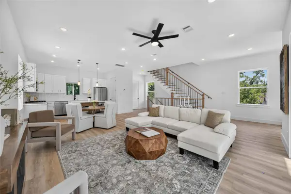 316 Walthall #D, Houston, TX 77022