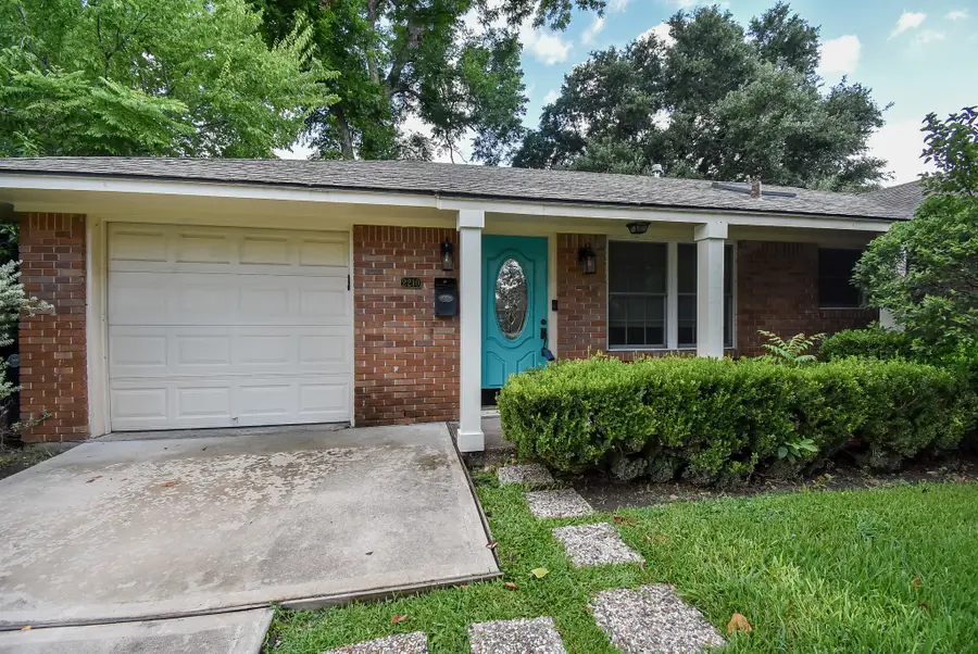 2210 Gardenia Drive, Houston, TX 77018 - #2