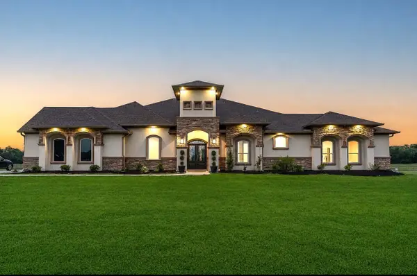 8801 County Road 79, Iowa Colony, TX 77583