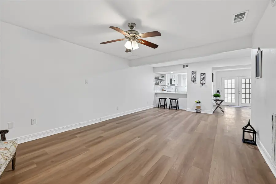 724 Country Place Drive #E, Houston, TX 77079 - #2