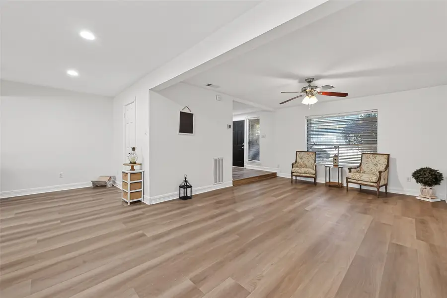 724 Country Place Drive #E, Houston, TX 77079 - #3