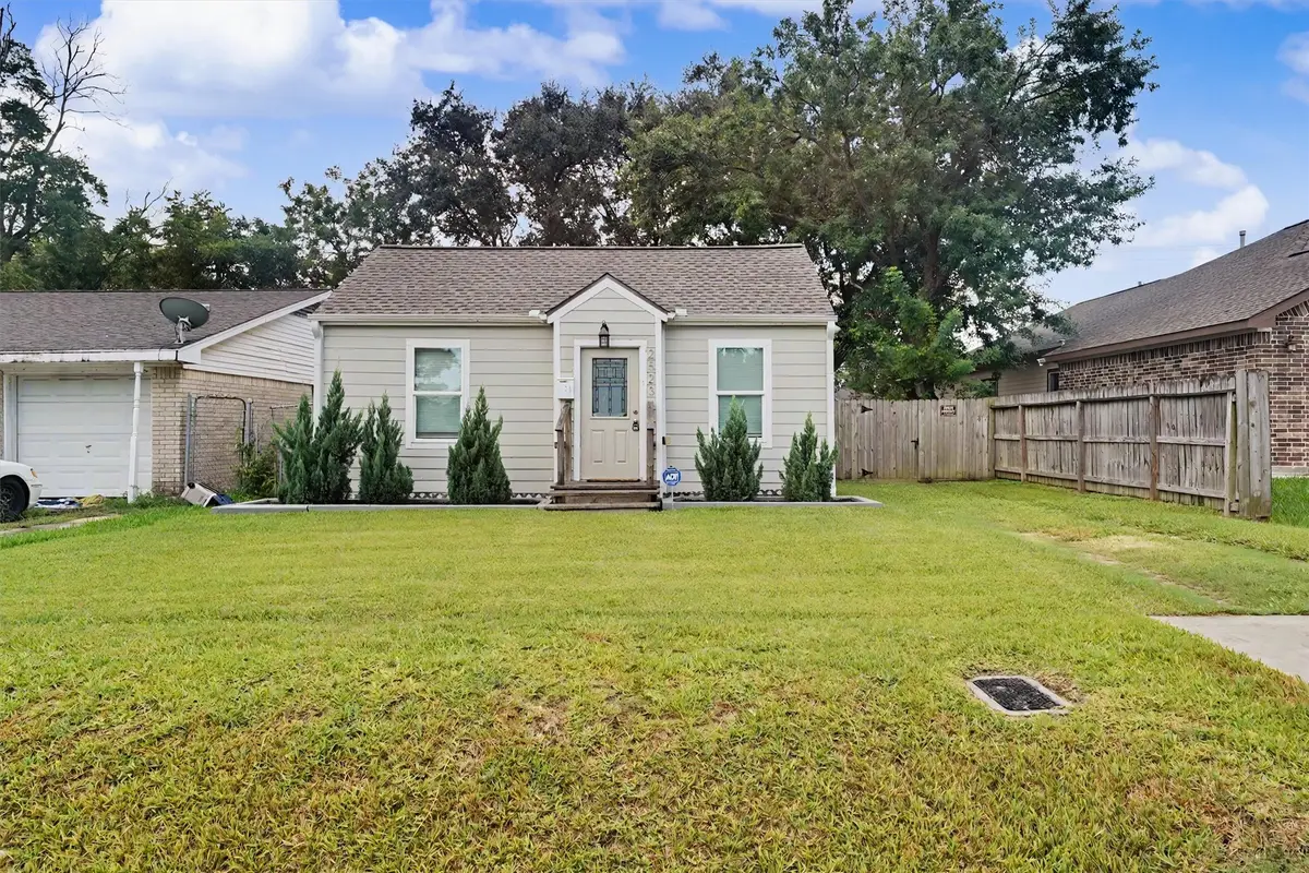 2523 7th Avenue N, Texas City, TX 77590 - #1