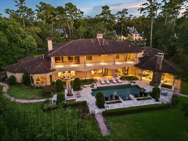 327 E Friar Tuck Lane, Houston, TX 77024