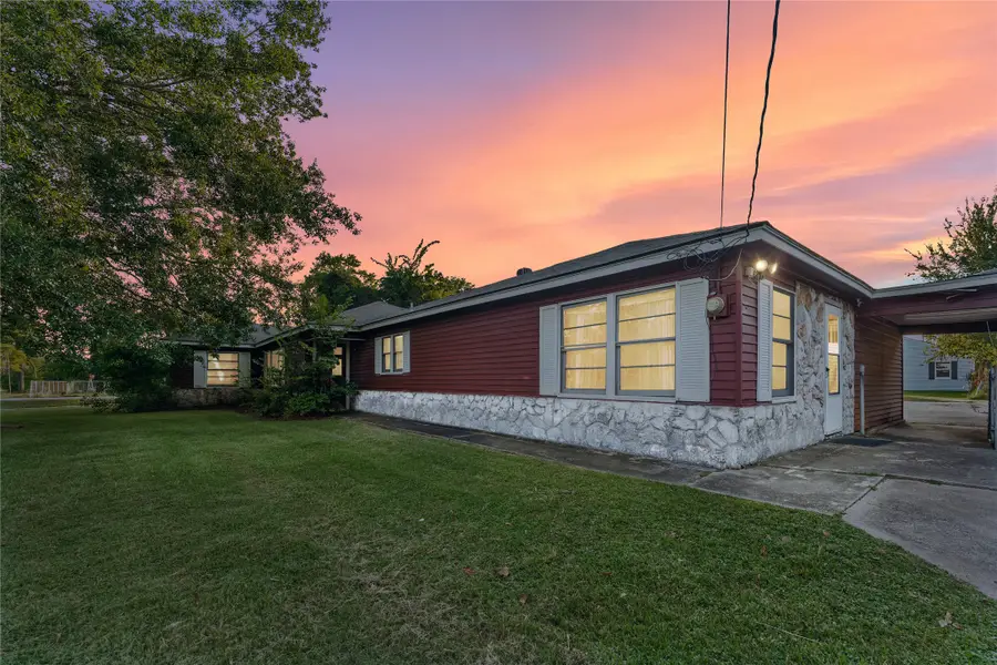 215 Ilfrey Street, Baytown, TX 77520 - Image #3