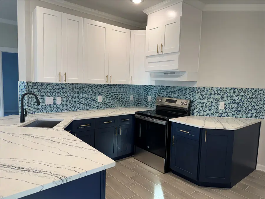 6723 Windhaven Road, Liverpool, TX 77577 - #3
