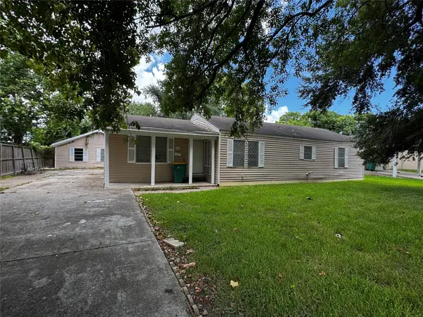225 Beatrice Street, La Marque, TX 77568