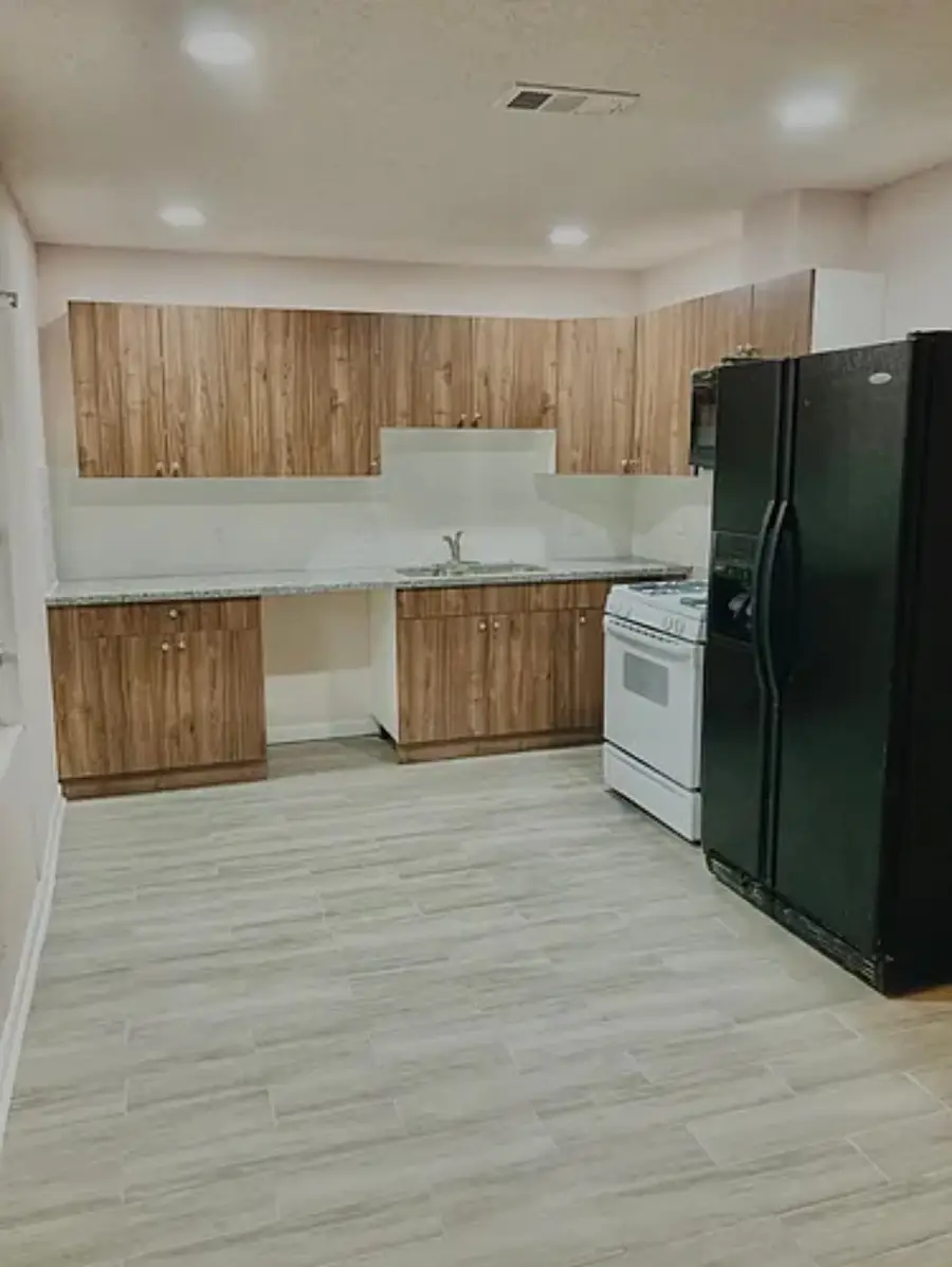 7339 Mountbatten Road, Houston, TX 77033 - #2