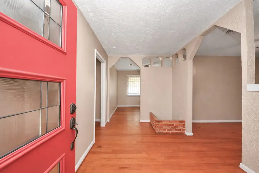 2914 Dragonwick Drive, Houston, TX 77045 - Image #2