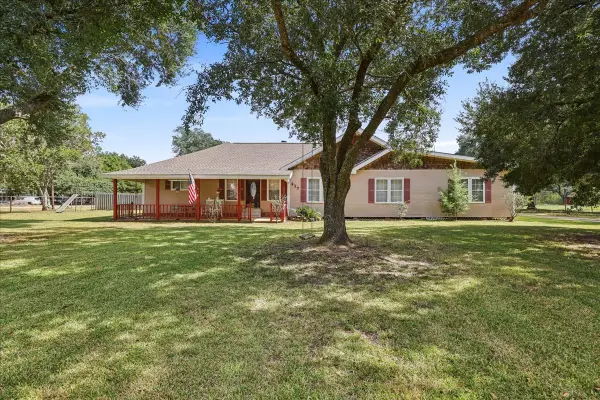 410 N Broadway Street, China, TX 77613