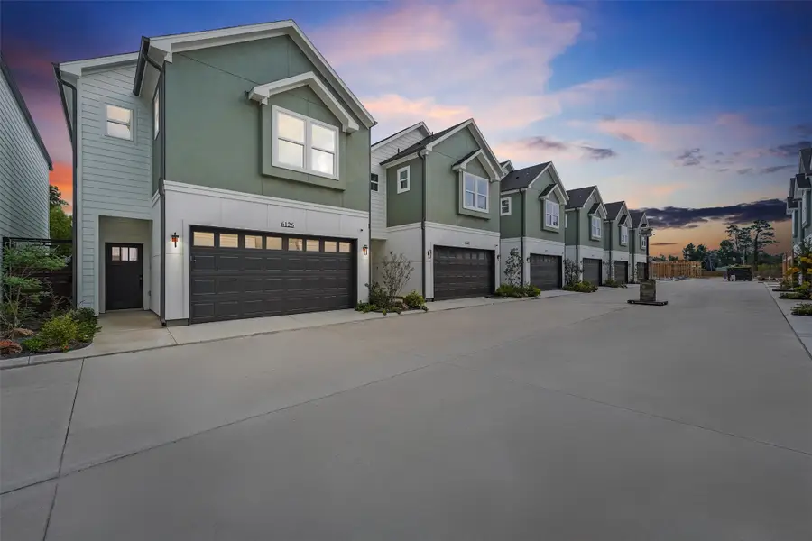 6126 Endeavor Heights Street, Houston, TX 77091 - Image #2