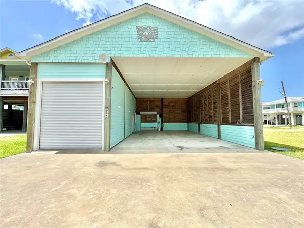 945 Alberdie Drive, Crystal Beach, TX 77650