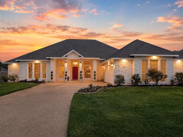 810 Plum Hollow Drive, College Station, TX 77845
