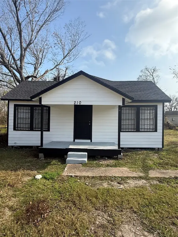 210 S Pecan Drive, Texas City, TX 77591