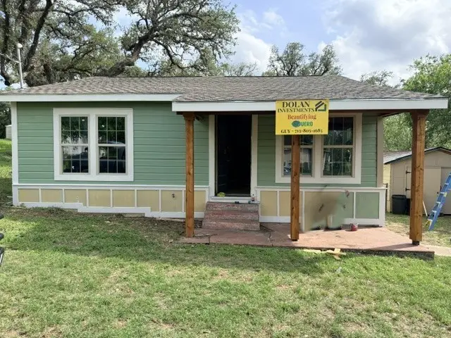 909 Moss Lane, Cuero, TX 77954 - #1