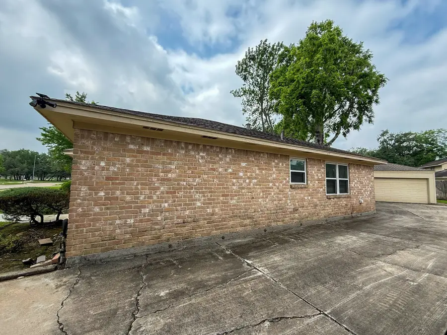 1307 Hitherfield Drive, Sugar Land, TX 77498 - #3